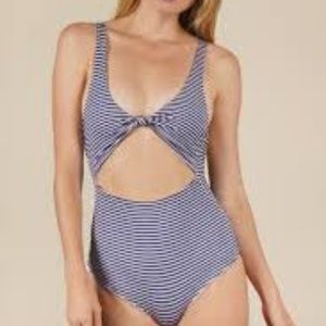 ACACIA ONEPIECE  IN TIMELESS